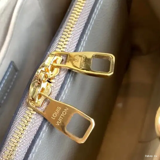 VUITTON LOUIS BB MONTAIGNE 0525